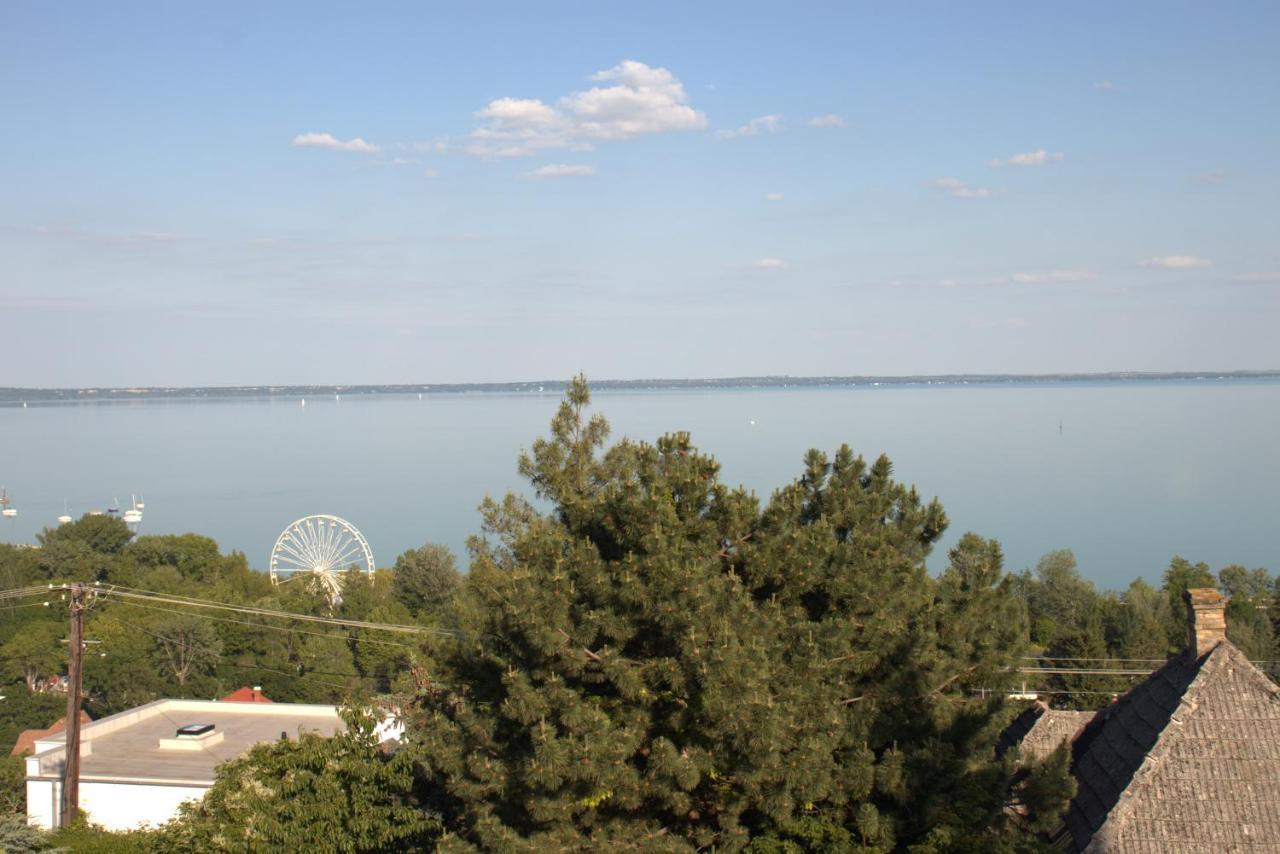 Gyoengyoem * Balatonalmádi